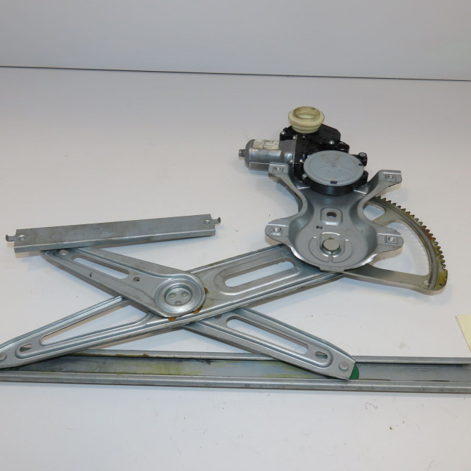 Mecanisme+moteur leve-glace avg occasion TOYOTA YARIS III Phase 2 06-2014->... 1.5i 100ch hybride 698200D440 2