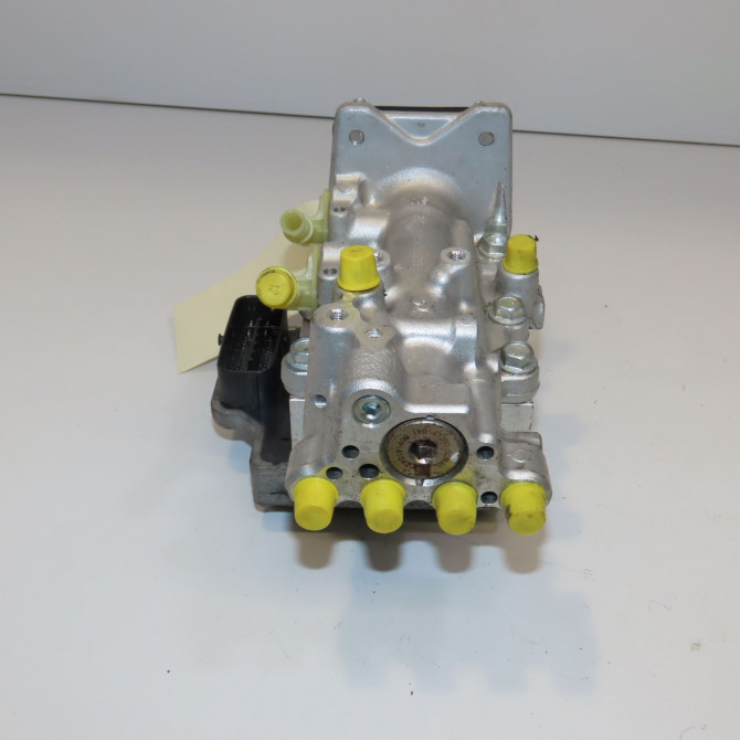 Unité hydraulique ABS occasion TOYOTA YARIS III Phase 2 06-2014->... 1.5i 100ch hybride 4
