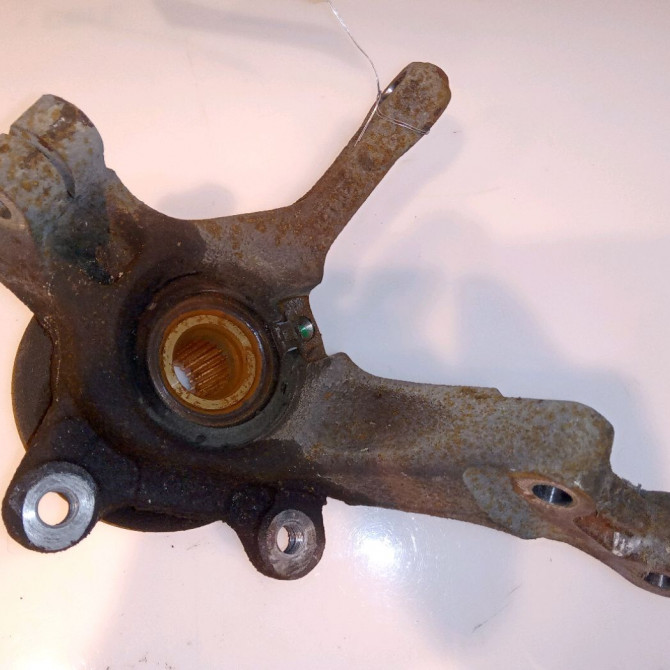 Moyeu avg occasion DACIA SANDERO I 6001547685 2