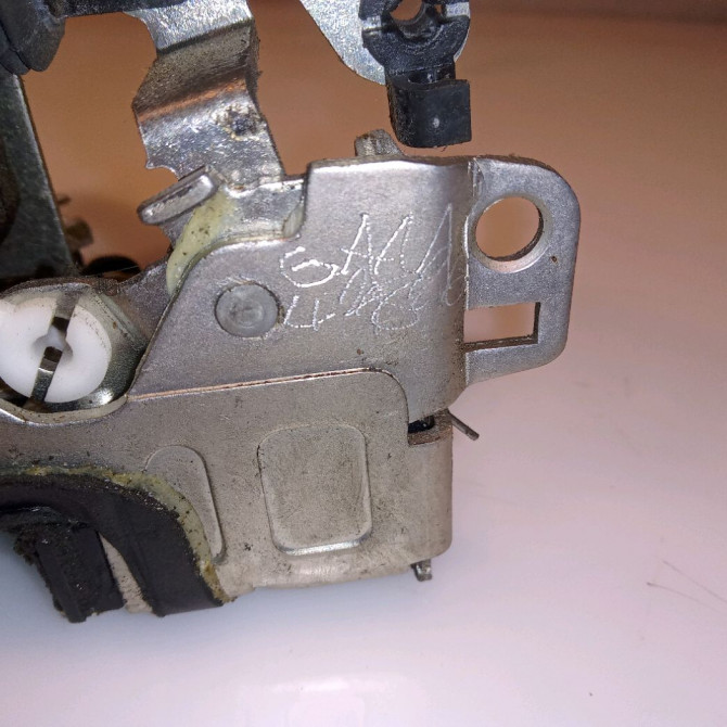 Serrure porte ard occasion DACIA SANDERO I 8200735246 4