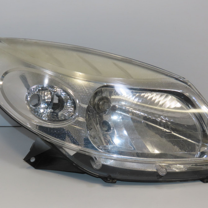 Phare droit occasion DACIA SANDERO I Phase 1 06-2008->10-2012 1.4 MPI 75ch 8200733877 1