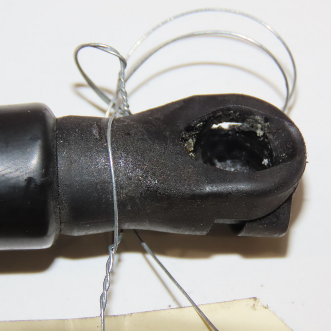 Verin d capot occasion  1779800100 3