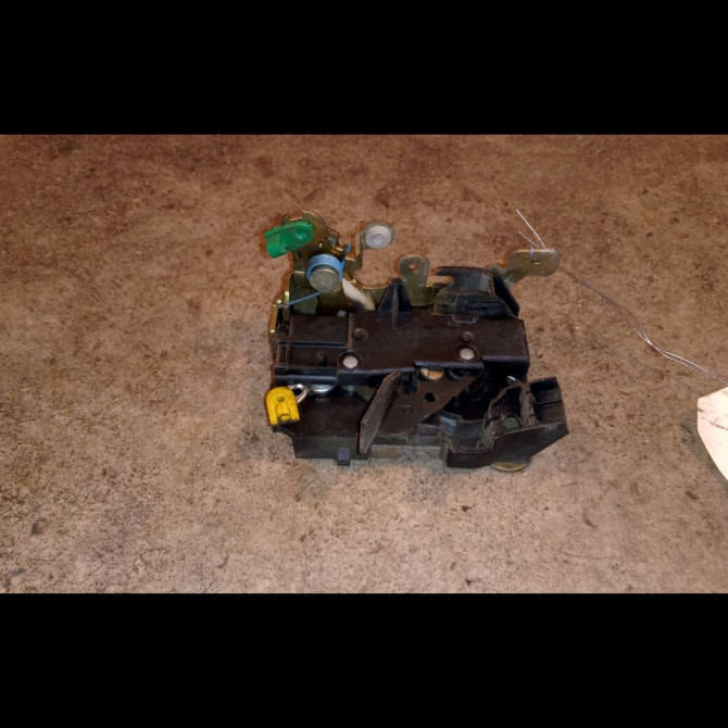 Serrure porte avd occasion RENAULT TWINGO I Phase 1 04-1993->08-1998 1.2i 55ch 7701058531 1