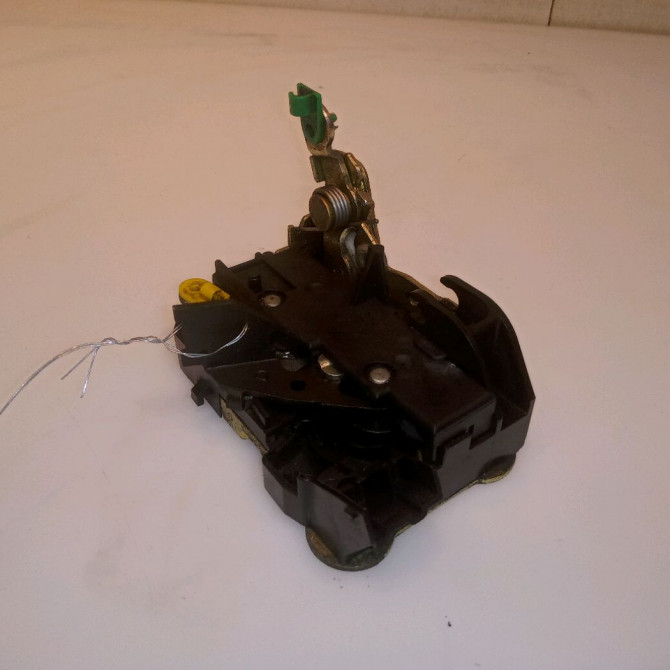 Serrure porte avd occasion RENAULT TWINGO I Phase 1 04-1993->08-1998 1.2i 55ch 7701058531 1