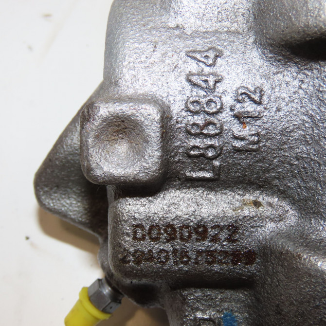 Etrier de frein avant droit occasion  410016702R 5