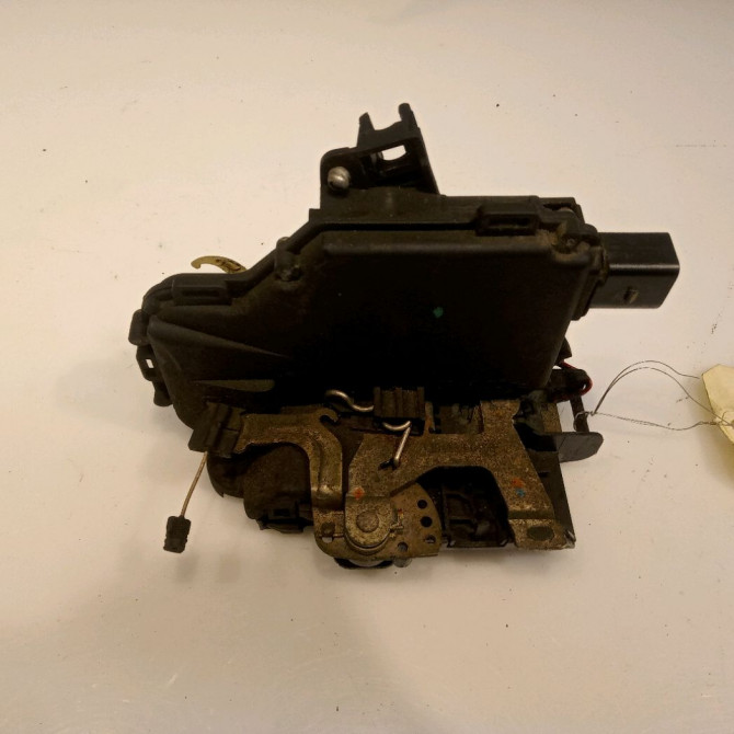 Serrure porte ard occasion VOLKSWAGEN GOLF IV GOLF IV Phase 1 1998-01-01->2005-06-30 1.9 TDI 90ch 3B4839016A 2