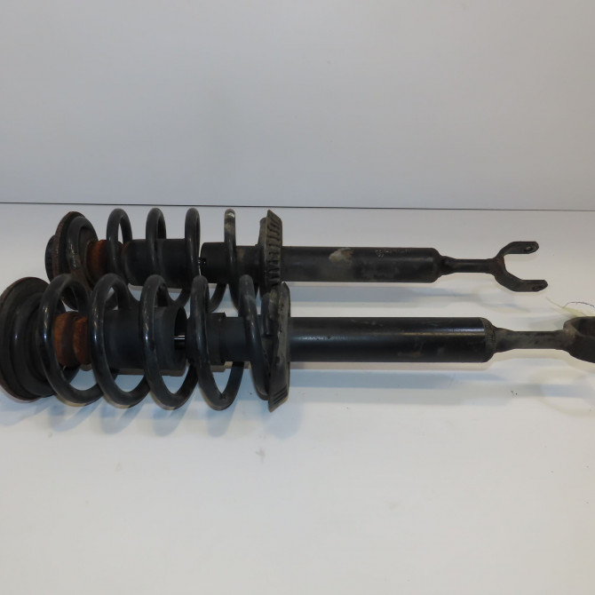 Amortisseur avant droit occasion VOLKSWAGEN PASSAT IV Phase 1 10-1996->10-2000 1.9 TDI 110ch 3B0413031Q 1