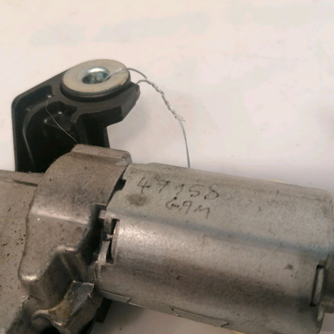 Moteur essuie-glace arrière occasion VOLKSWAGEN GOLF V Phase 1 11-2003->10-2008 2.0 TDI 140ch 1K6955711C 3