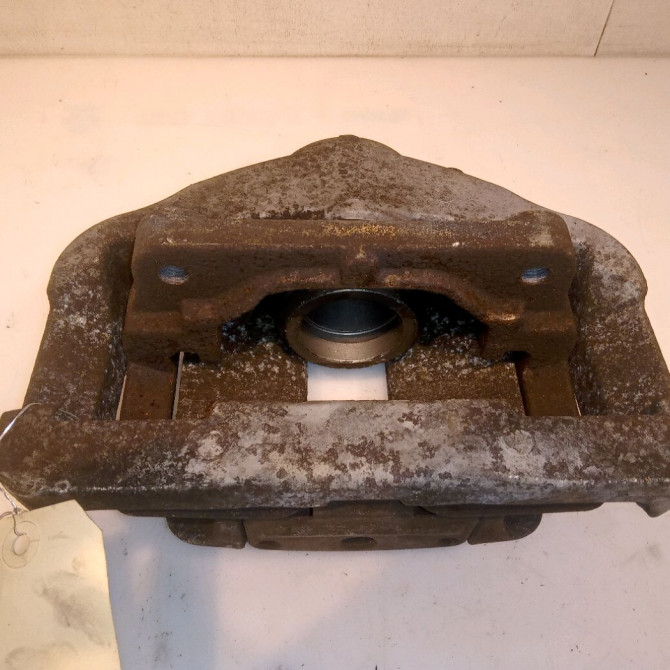 Etrier de frein avant droit occasion B.M.W. SERIE 5 V Phase 1 07-2003->03-2007 530d 218ch 34116753660 2