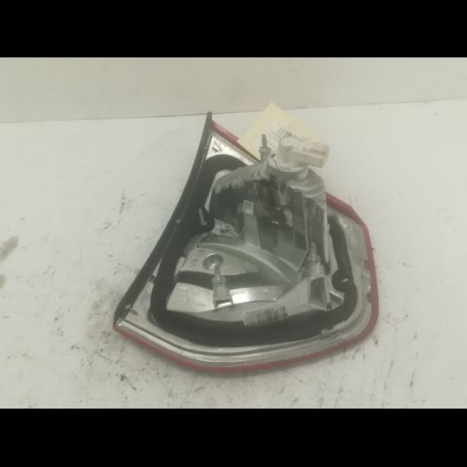 Feu arrière intérieur droit occasion CITROEN C4 PICASSO I Phase 1 01-2007->10-2013 2.0 HDi 138ch 6351LR 2