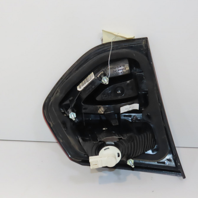 Feu arrière intérieur droit occasion CITROEN C4 PICASSO I Phase 1 01-2007->10-2013 1.6 HDi 16v 110ch 6351LR 2