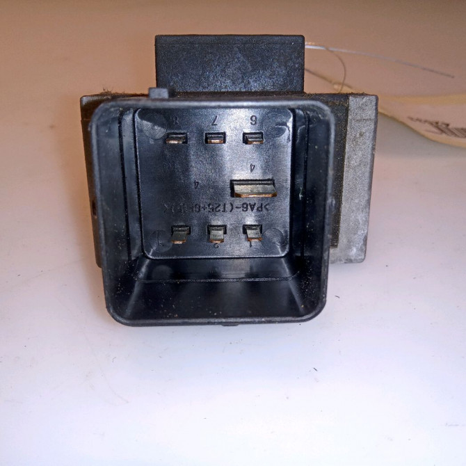 Boitier de préchauffage occasion PEUGEOT 207 CC Phase 1 03-2007->... 1.6 HDI 112ch 9645668680 3