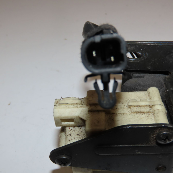 Serrure hayon occasion ALFA ROMEO ALFA GT Phase 1 03-2004->12-2010 1.9 JTDm 150ch 50507567 3