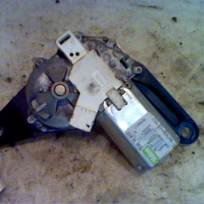 Moteur essuie-glace arrière occasion RENAULT CLIO II Phase 1 03-1998->06-2001 8200071214 1