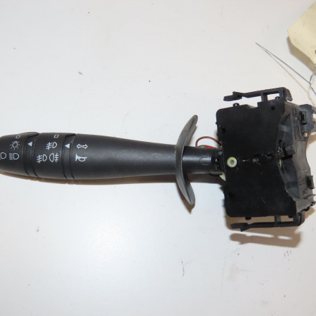 Commande clignotant occasion RENAULT TWINGO II Phase 1 06-2007->11-2011 1.5 DCI 65ch 7701072110