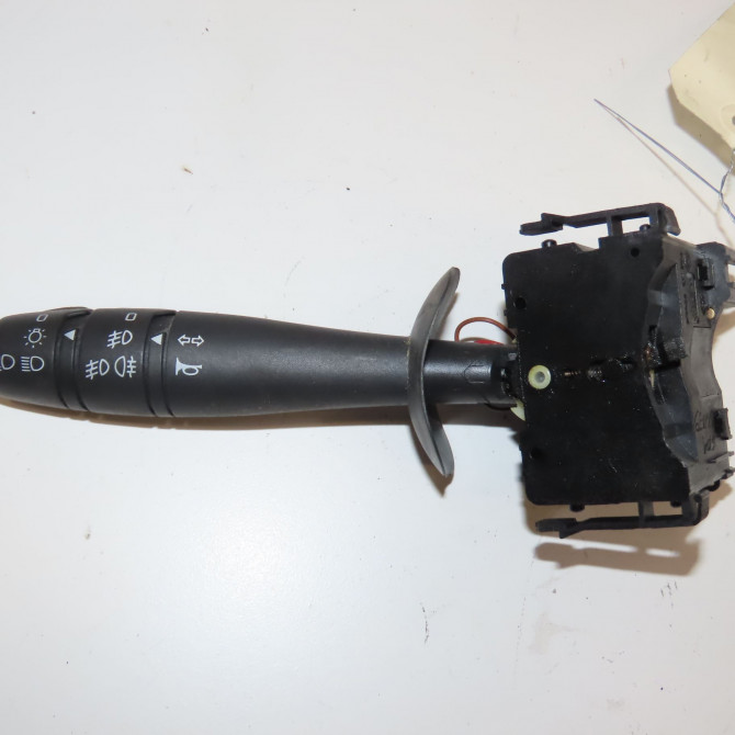 Commande clignotant occasion RENAULT TWINGO II Phase 1 06-2007->11-2011 1.5 DCI 65ch 7701072110 1