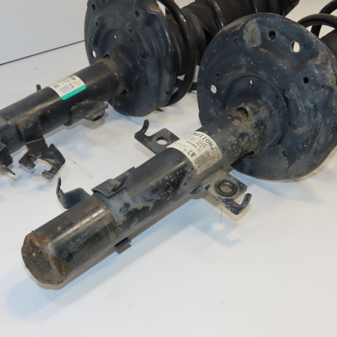 Amortisseur avant droit occasion RENAULT KADJAR Phase 1 06-2015->... 1.2 TCE 130ch 543024EA3A 4