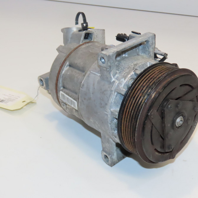 Compresseur air conditionne occasion RENAULT CAPTUR Phase 1 02-2013->... 0.9 90 ch 926000217R 1