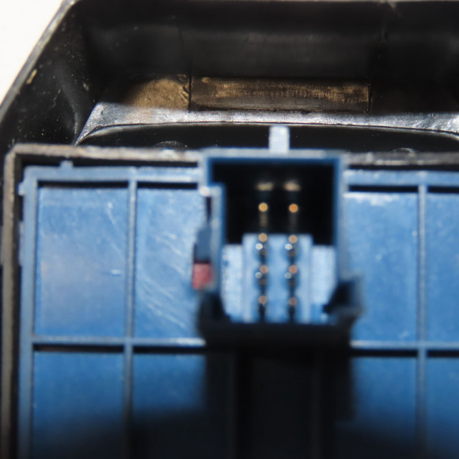 Commande lève-glace porte avant gauche occasion FIAT FIORINO III Phase 1 01-2008->... 1.3 MULTIJET 16v 95ch 3