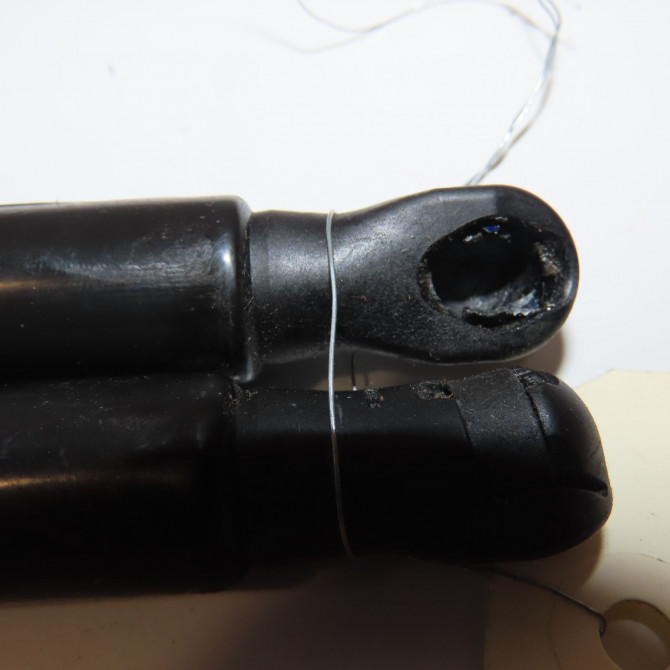 Verin droit hayon occasion  904508213R 3