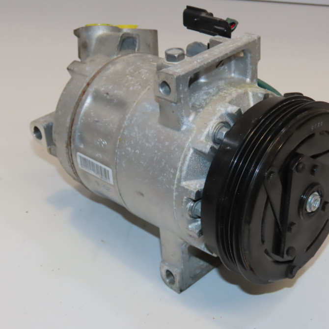 Compresseur air conditionne occasion  926002076R 1