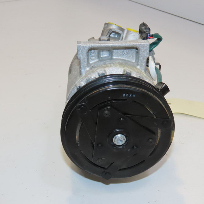 Compresseur air conditionne occasion  926002076R 2
