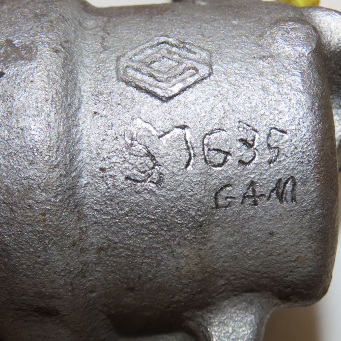 Etrier de frein avant gauche occasion  410111208R 6