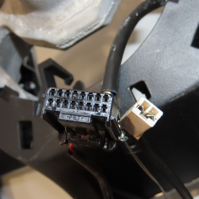 Volant de direction occasion  484004754R 3