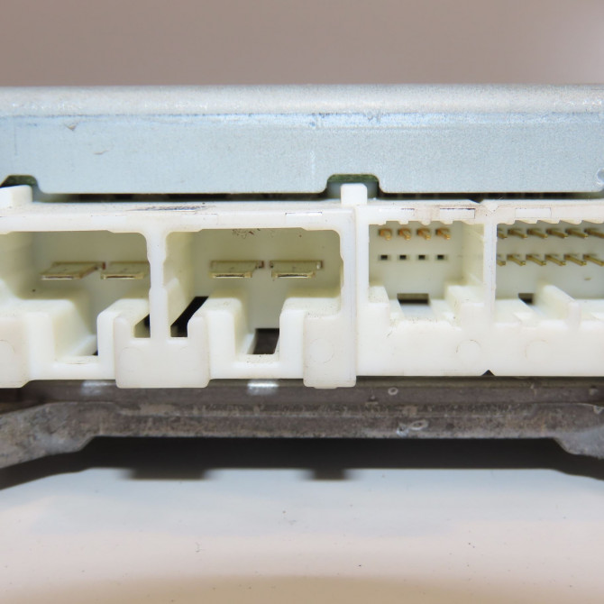 Calculateur moteur occasion PEUGEOT 107 Phase 3 01-2012->06-2014 1.0 68ch B000727880 4