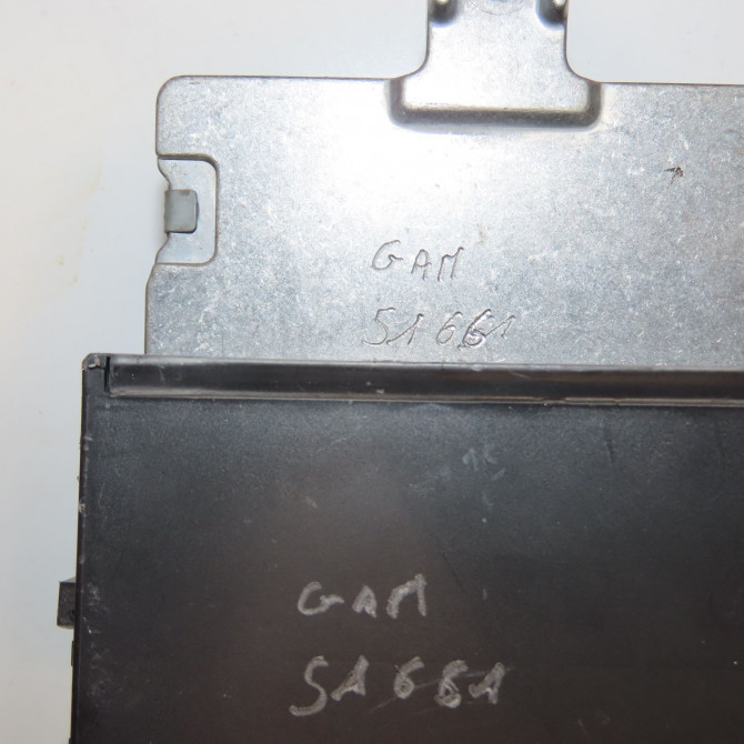 Calculateur moteur occasion PEUGEOT 107 Phase 3 01-2012->06-2014 1.0 68ch B000727880 8