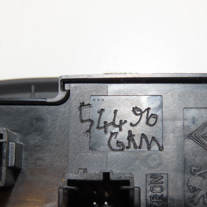 Commande lève-glace porte avant gauche occasion CITROEN C5 II Phase 1 04-2008->... 1.6 HDi 16v 110ch 649028 5