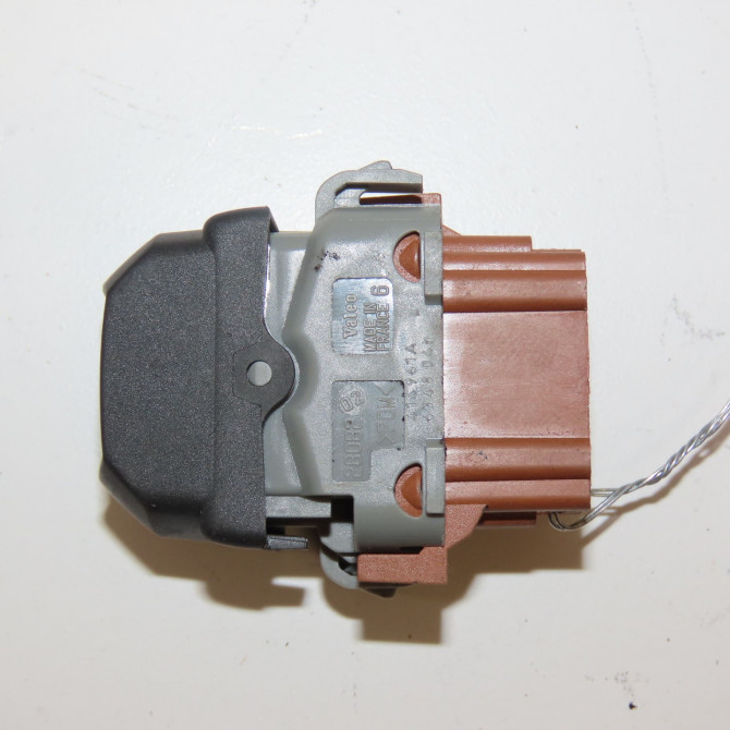 Commande lève-glace porte avant droite occasion RENAULT MEGANE II Phase 2 01-2006->06-2009 1.6i 16v 110ch 8200414961 2