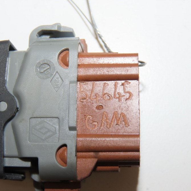 Commande lève-glace porte avant droite occasion RENAULT MEGANE II Phase 2 01-2006->06-2009 1.6i 16v 110ch 8200414961 4