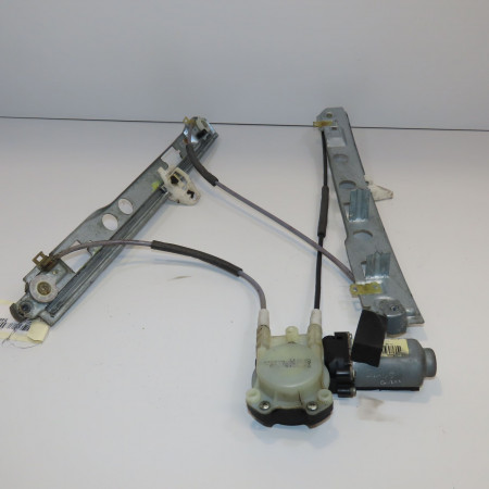 Mecanisme + moteur lève-glace avant droit occasion RENAULT MEGANE II Phase 2 01-2006->06-2009 1.6i 16v 110ch 8200075938
