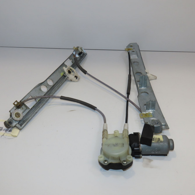 Mecanisme + moteur lève-glace avant droit occasion RENAULT MEGANE II Phase 2 01-2006->06-2009 1.6i 16v 110ch 8200075938 1