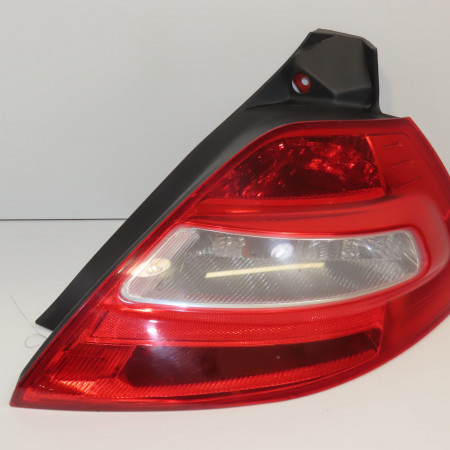 Feu arrière droit occasion RENAULT MEGANE II Phase 2 01-2006->06-2009 1.6i 16v 110ch 8200413216