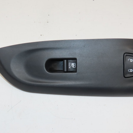 Commande lève-glace porte avant droite occasion FIAT 500X Phase 1 11-2014->... 735603932
