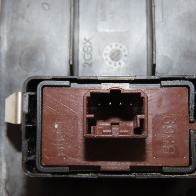 Commande lève-glace porte avant droite occasion FIAT 500X Phase 1 11-2014->... 735603932 4