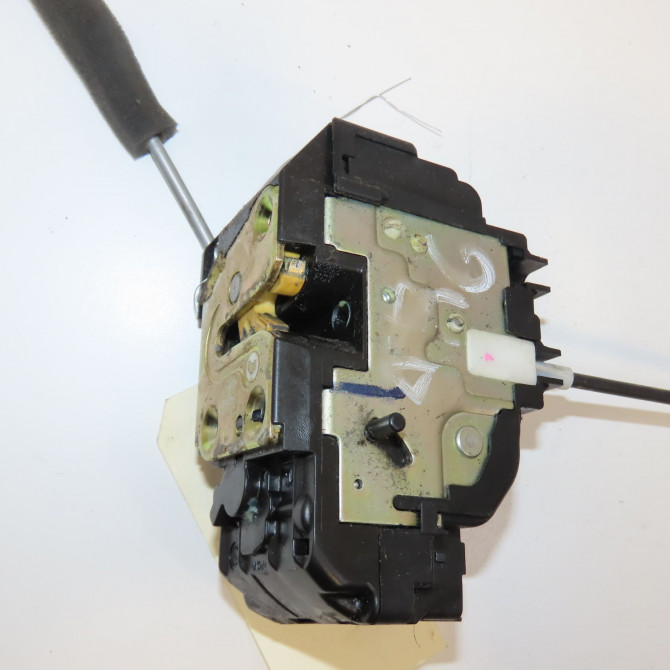 Serrure porte arg occasion NISSAN MICRA III Phase 1 01-2003->07-2005 1.5 DCI 82ch 82501AX11A 1