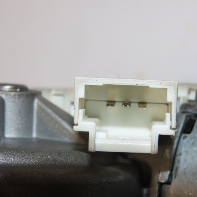 Moteur essuie-glace arrière occasion CITROEN BERLINGO II Phase 1 05-2008->01-2012 1.6 HDi 8v 110ch 9840123680 3