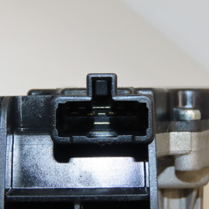 Moteur essuie-glace arrière occasion KIA CEE D II Phase 1 BREAK 09-2012->12-2015 98700A2500 4