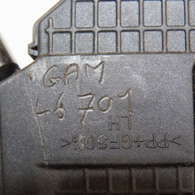 Serrure porte avg occasion KIA CEE D II Phase 1 BREAK 09-2012->12-2015 81310A2100 6