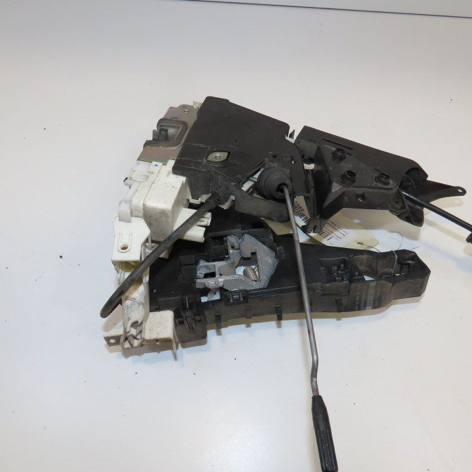 Serrure porte avd occasion MERCEDES CLASSE A II Phase 1 12-2004->04-2008 A 160 CDI 1697204235 1