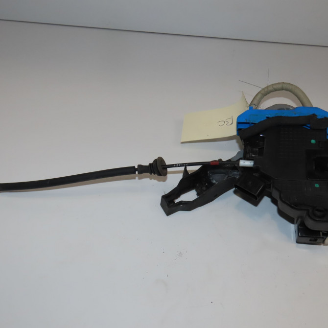 Serrure porte ard occasion KIA CEE D II Phase 1 09-2012->... 1.4 CRDI 90ch 81420A2100 1