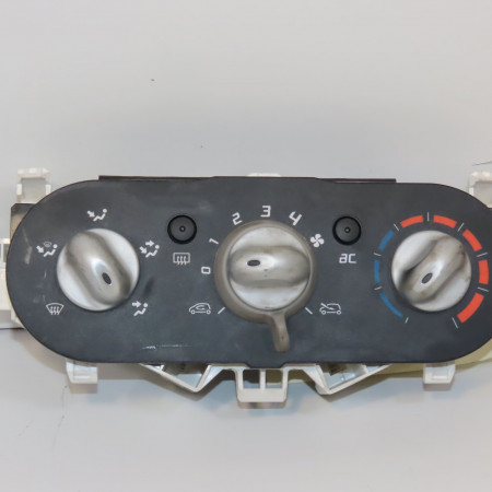Commande de chauffage occasion RENAULT TWINGO II Phase 1 06-2007->11-2011 1.2i 60ch 7701067954