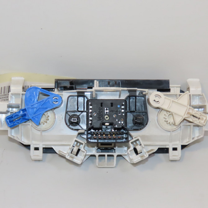 Commande de chauffage occasion RENAULT TWINGO II Phase 1 06-2007->11-2011 1.2i 60ch 7701067954 2