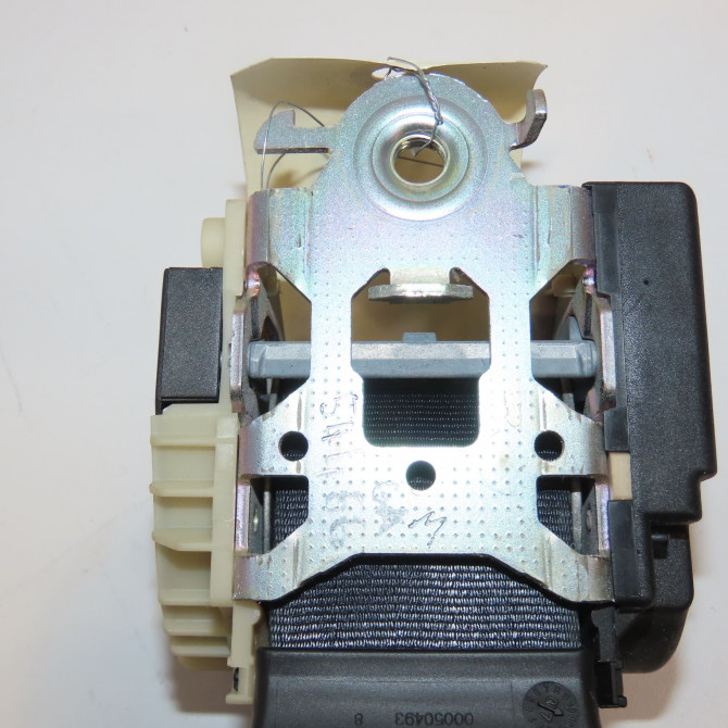 Ceinture arrière gauche occasion RENAULT TWINGO II Phase 1 06-2007->11-2011 1.2i 60ch 8200532126 3