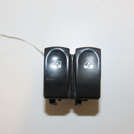 Commande lève-glace porte avant gauche occasion RENAULT TWINGO II Phase 1 06-2007->11-2011 1.2i 60ch 8200214939