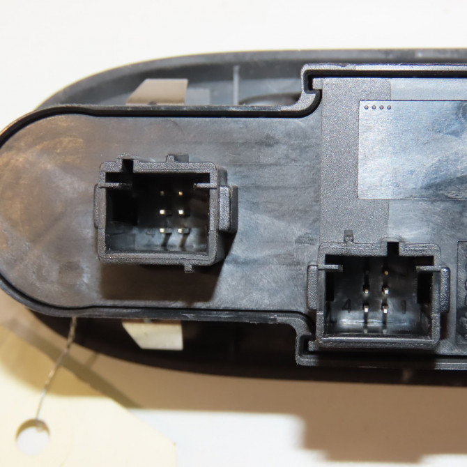 Commande lève-glace porte avant gauche occasion CITROEN C5 II Phase 1 04-1995->04-1999 2.0 HDI 140ch 6490Y3 3