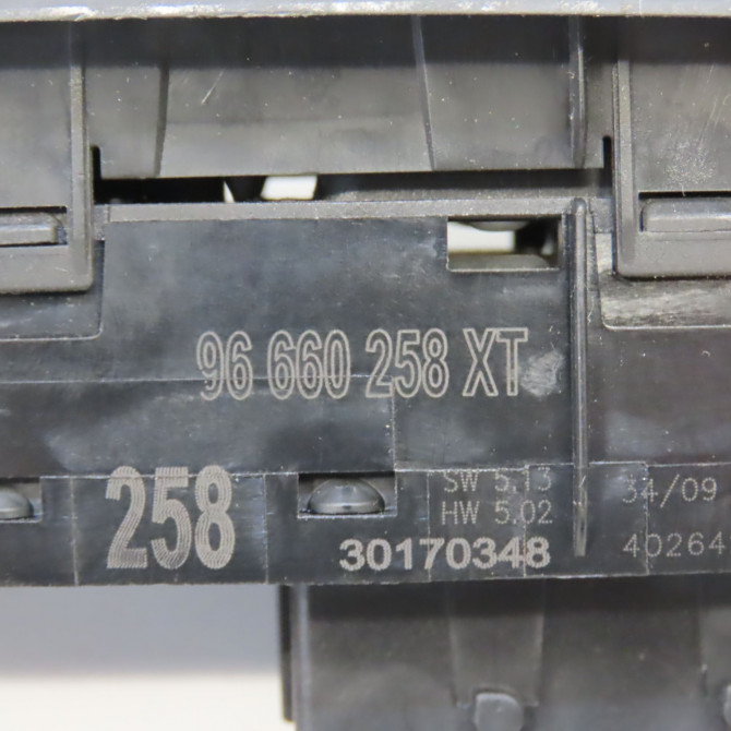 Commande lève-glace porte avant gauche occasion CITROEN C5 II Phase 1 04-1995->04-1999 2.0 HDI 140ch 6490Y3 5